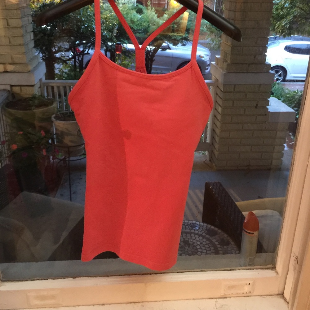 Lululemon tank